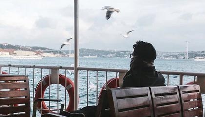 九游体育-高温酷跑：极端天气对赛车性能的挑战