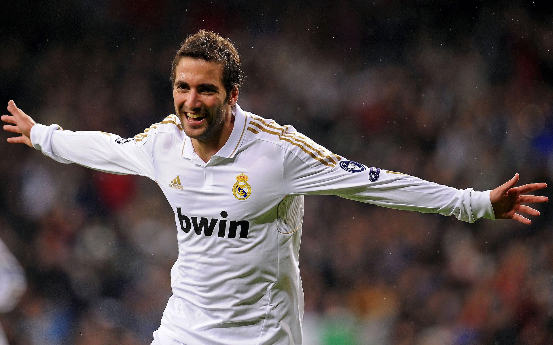 九游体育APP下载-巴西队新星小罗纳尔多表现出色，备受期待，罗纳尔多时代的巴西队阵容