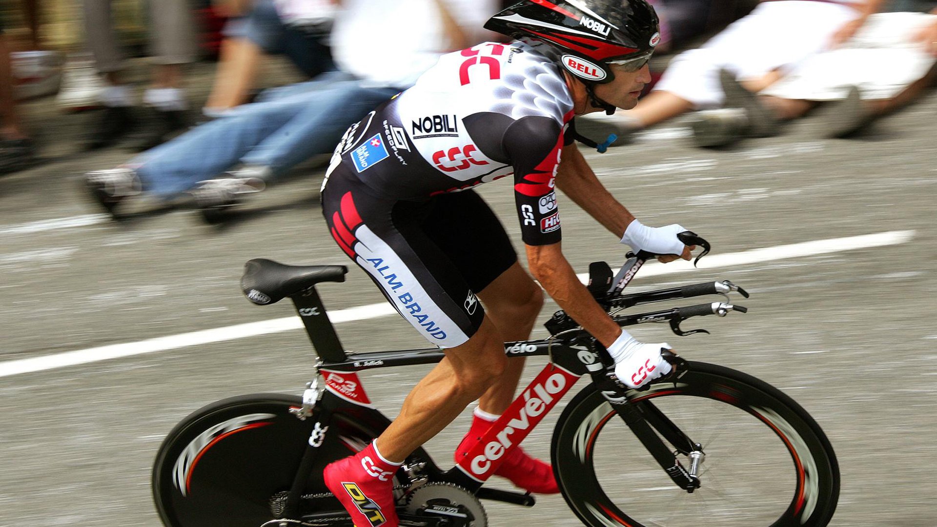 林丹为青少年比赛担任解说嘉宾，林丹大赛